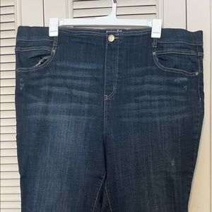 Skinny Jeggings with Distressing Details